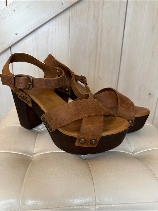Shoes - Women’s Brown Suede Platform Sandals